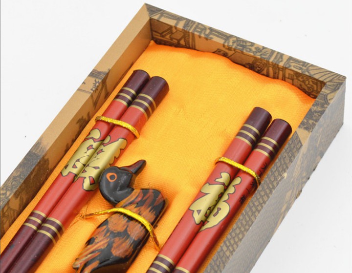 中式餐廳店面餐具設計